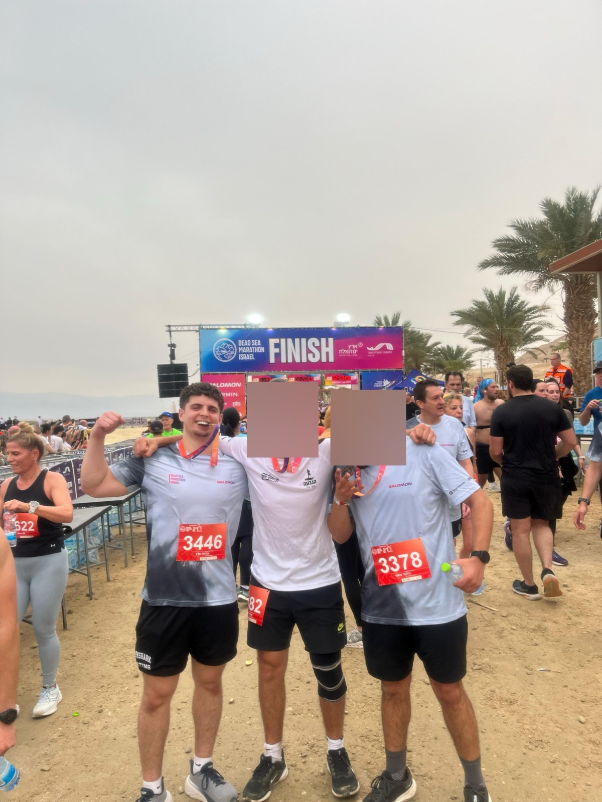אביעד בקו הסיום של חצי מרתון ים המלח